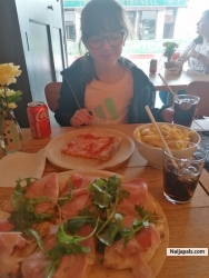 are those food or flowers? (~ i think flowers) ~~