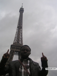 paris towel eiffel