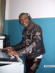 I'm music on DJ.... I Love music...