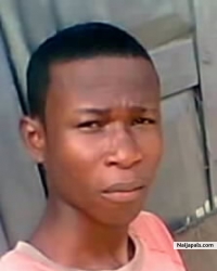 guyz like me aint smiling