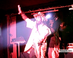 TUKLAN LIVE ON STAGE