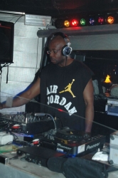 dj adamz