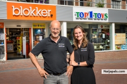 blokker and Top1toys supports my passing through Leiden Railways.
