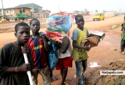 is that Unicef written there. ? Unicef nah iem got pay 2day
