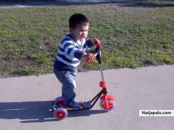 aziah on his scooter