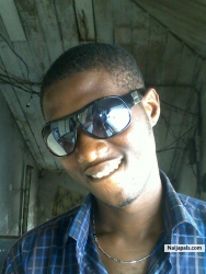 femi adeyemo (phe_mmy)