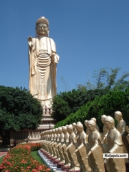 Th0uS@nD BuDdH@ tHrU m@ EyEs