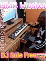 Thats DJ sule freenzy!!