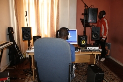 rECORDING STUDIO-