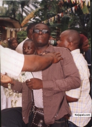 in traditional wedding am in action with money