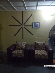 PICTURES STAND DESIGN      08137259945