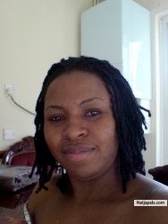 Lizzie Yinla