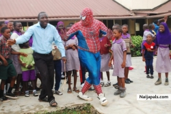 fake President visit in my School. Dem think say i noh get sense!!! because say i noh dey use my Uniform pocket for trade :-(