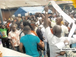 OVER THREE THOUSAND PEOPLE LIVE @ kehinde street jamz lagos nigeria 1st of jan 2011 TO WATCH WAJUDAH PERFORMING IS HIT TUNE NO BE BY DADA Add a caption wajudah live performance @ kehinde street jamz lagos nigeria 1st of jan 2011