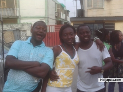 dats me in d middle