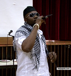 Mekxo doing what ie love's doing.. on stage