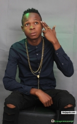 abayomi muyis  (froshTiny)