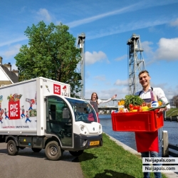 the food box that comes with medical if located in Oegstgeest. 