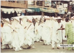eyo ooo ati owo ati omo komaba mi gbe