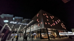 Gouda at night.