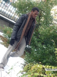 Steping out of the Snow..Dey dia now..may Cold kpa u!!