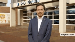 (Nollywood) being welcomed for filming - Gouda at Night.