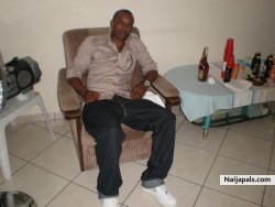 JUST CHILLIN AT D BDAY.HEY I WASNT DRINKIN ALL THAT THO AIGTH