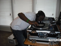 DJ BUZZLE ON D 1'S & 2'S...MIX THAT SHIT ON BABA