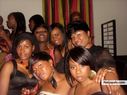 is it just me or is every1's head is tilting in d same direction