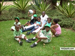 woodenlegs and children in Malaga