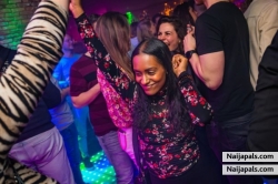 ♪♪♪ - ♫♫ - 𝄞𝄞 - ♩♩ ♩   dancing to the year 🎵2025 people dont dance to - ♯[Lang Zal Zij_Hij Leven]