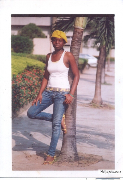 d girl - click for next photo