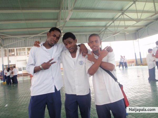 3 black bros rulin the school.... - click for next photo