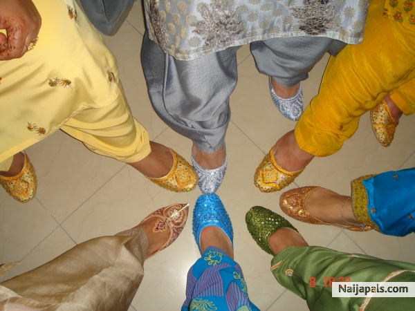 GUESS , WHICH IS MY MATCH ? ? ? ? ? ? - click for next photo