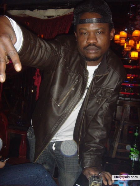 pqx in yuguo after performance - click for next photo