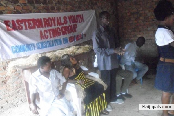 eastern royals actinggroup members durring reheasals - click for next photo