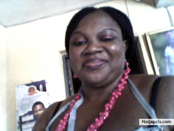 need a matured man for a date age 35/40yrs - click for next photo