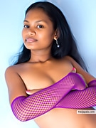 lorita - click for next photo
