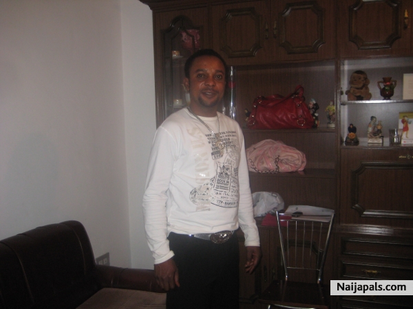  - click for next photo