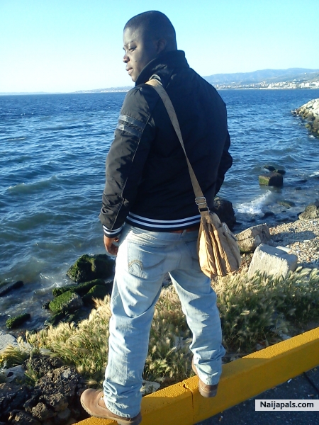  - click for next photo