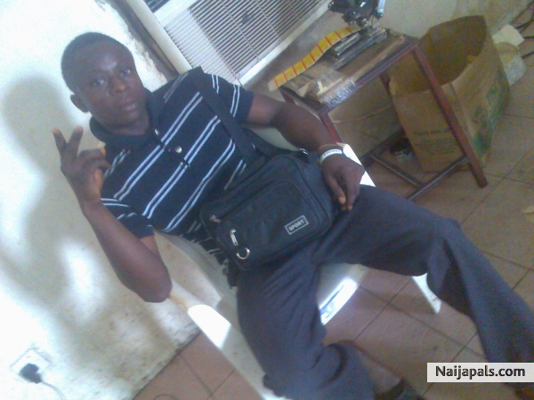 Looking for relationship - click for next photo