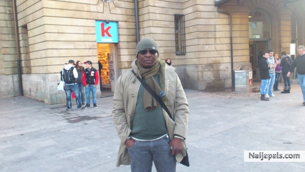  - click for next photo