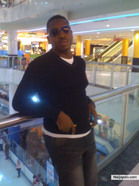 At the Pyramid mall - click for next photo