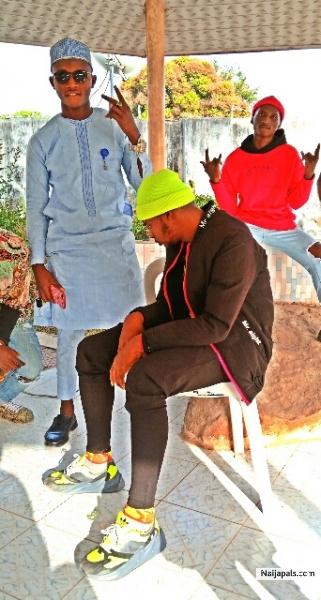  - click for next photo