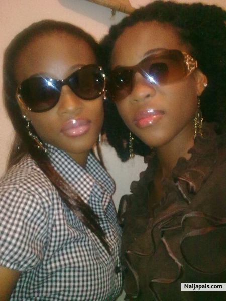 Me nd ma twin swetex sis - click for next photo