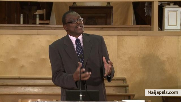 Me preaching white folk - click for next photo