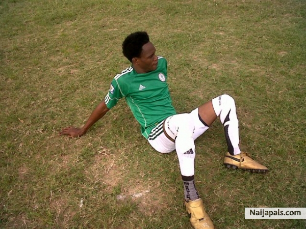 Thinking of what to do in the pitch - click for next photo