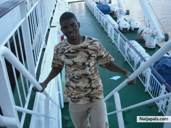 ON VOYAGE - click for next photo