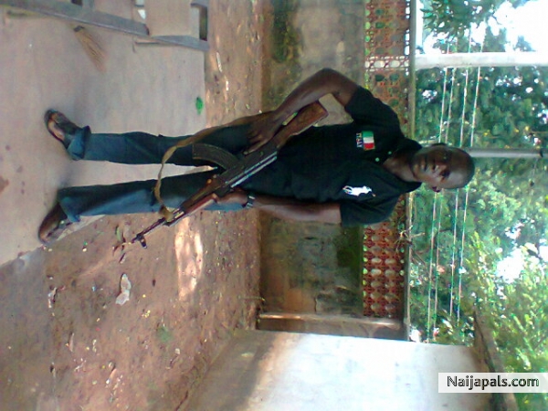 ON DUTY - click for next photo