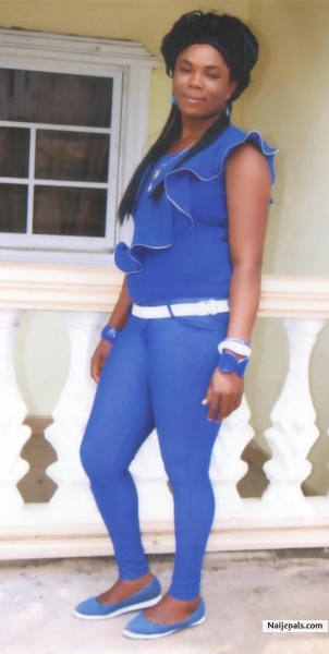 Miss Best De Hair Make-up Artist - click for next photo